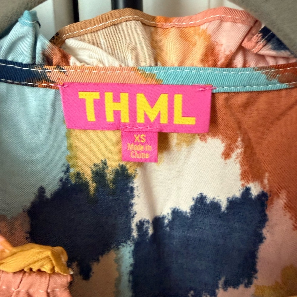 THML Multicolor Abstract Ruffle Sleeve Top - Picture 2 of 4